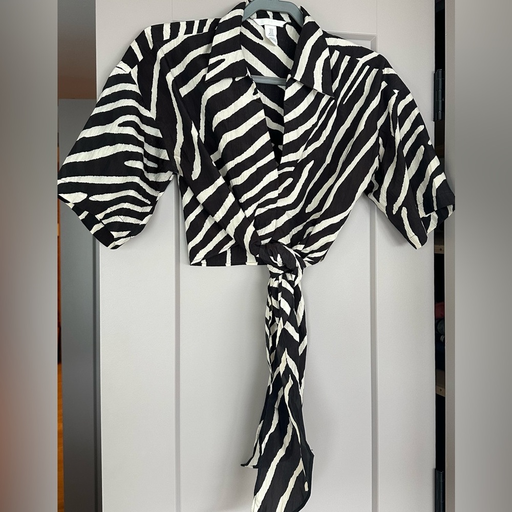 H&M Tie Front Shirt Size XS